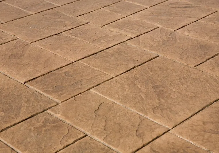 Hormigón impreso en borde de piscina, Huelva